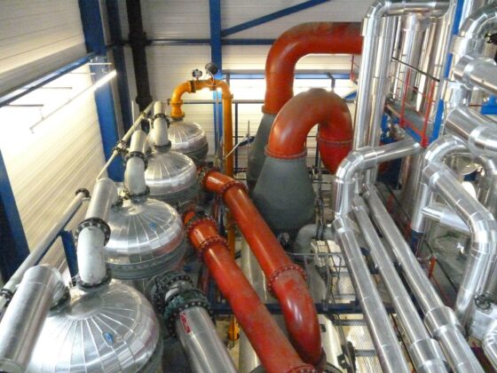 Heating section of a flash evaporation plant