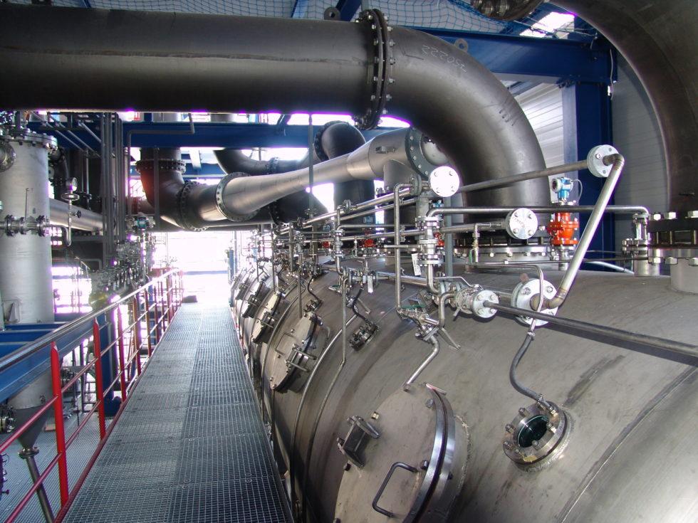 Vacuum cooling crystallization plant in horizontal design